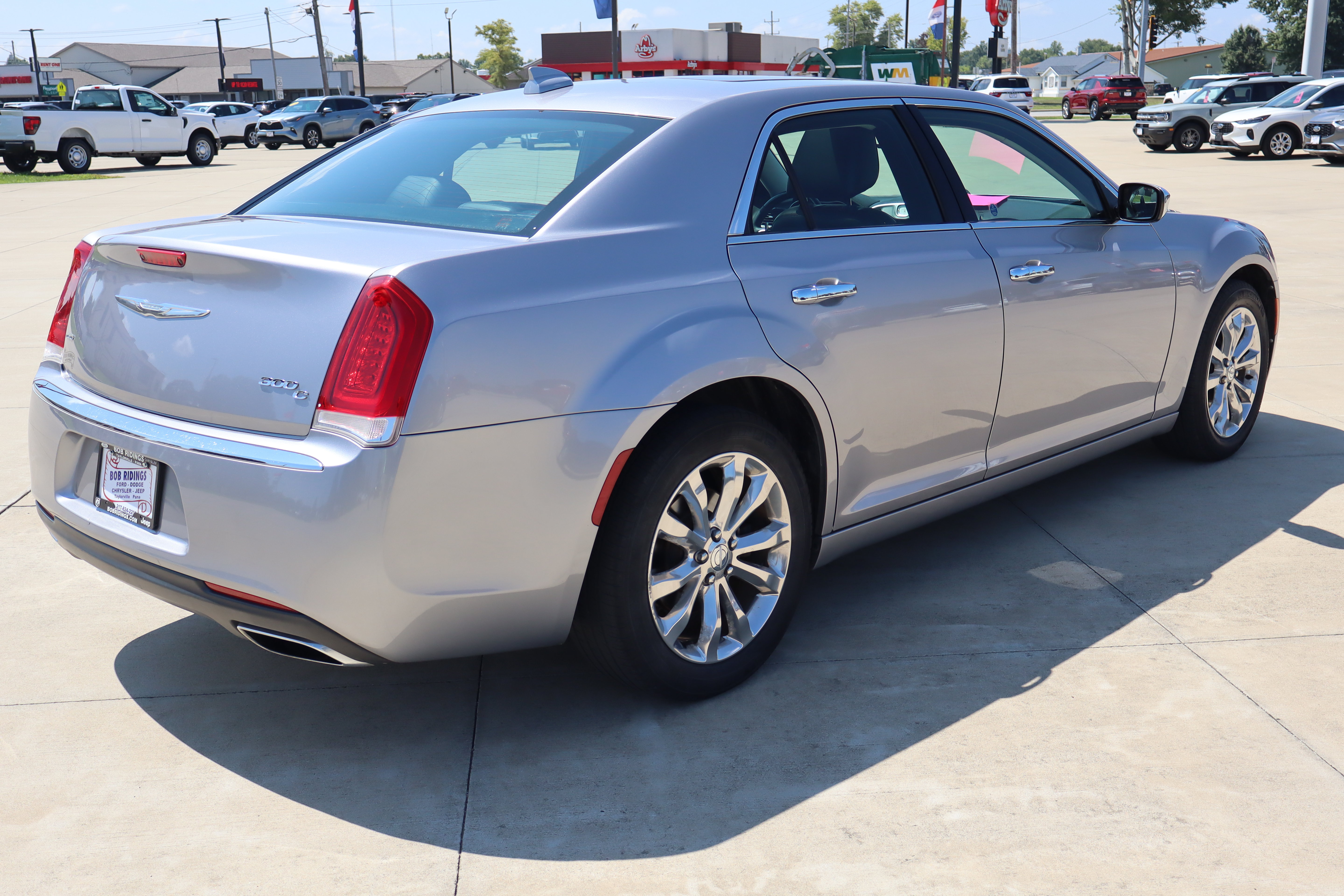 Used 2017 Chrysler 300 C AWD/4WD image 5
