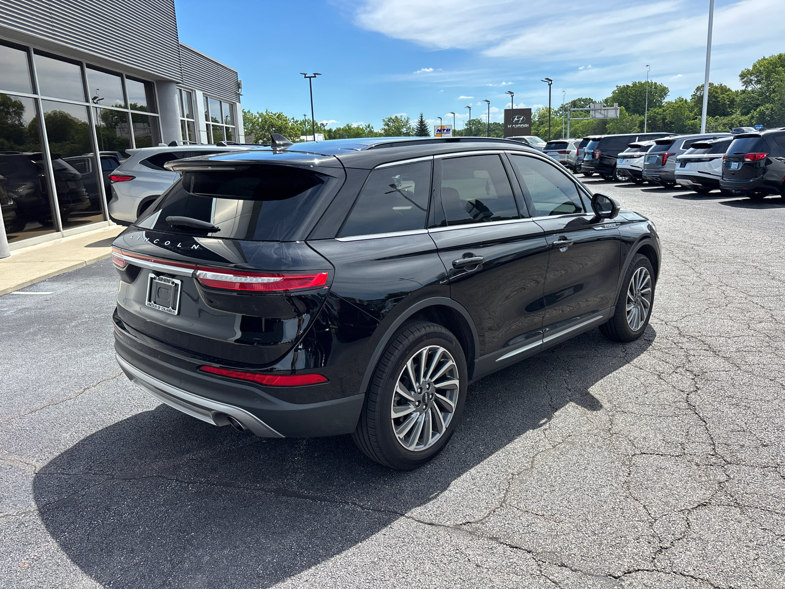 Certified 2025 Lincoln Corsair Reserve AWD/4WD image 7