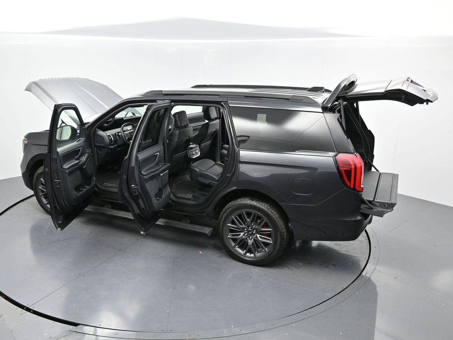 Used 2025 Ford Expedition Platinum w/ Stealth Performance Package image 53