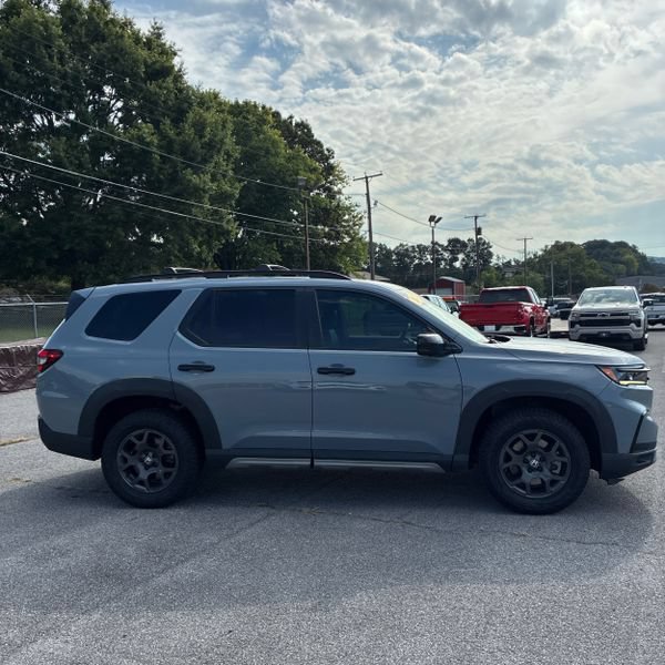 Used 2023 Honda Pilot TrailSport image 31