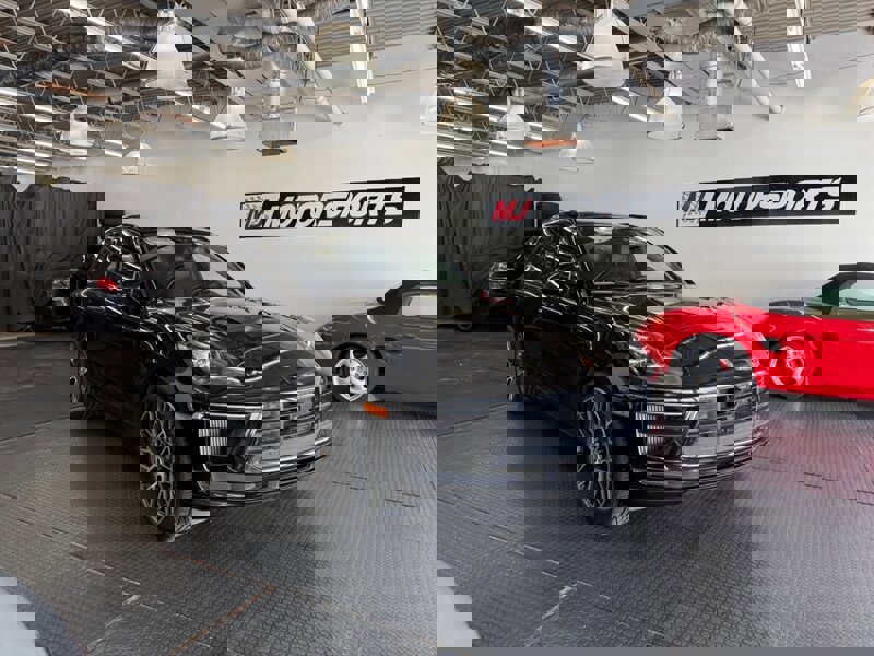 Used 2020 Porsche Macan Turbo image 2