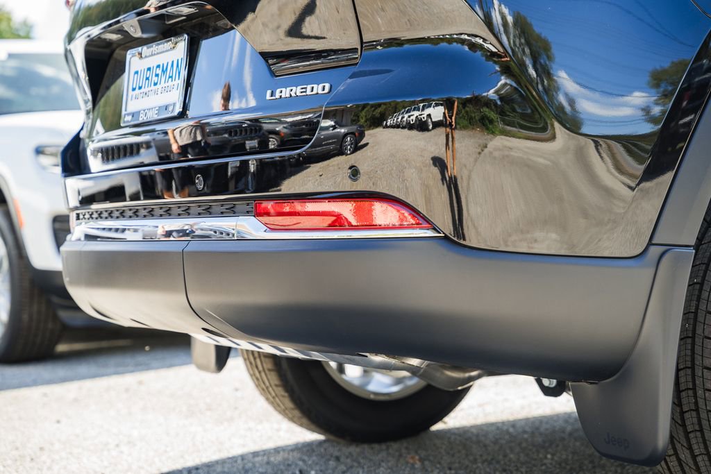 New 2025 Jeep Grand Cherokee Laredo X w/ Luxury Tech Group I image 9