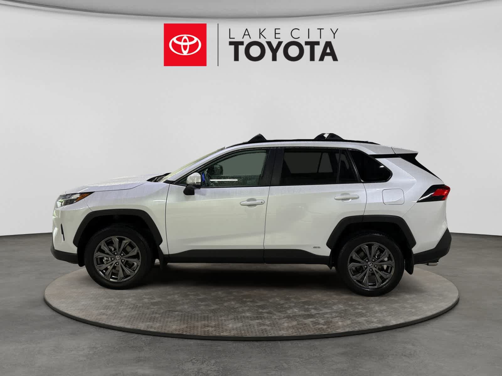 Used 2024 Toyota RAV4 XLE Premium w/ Weather Package AWD/4WD image 3