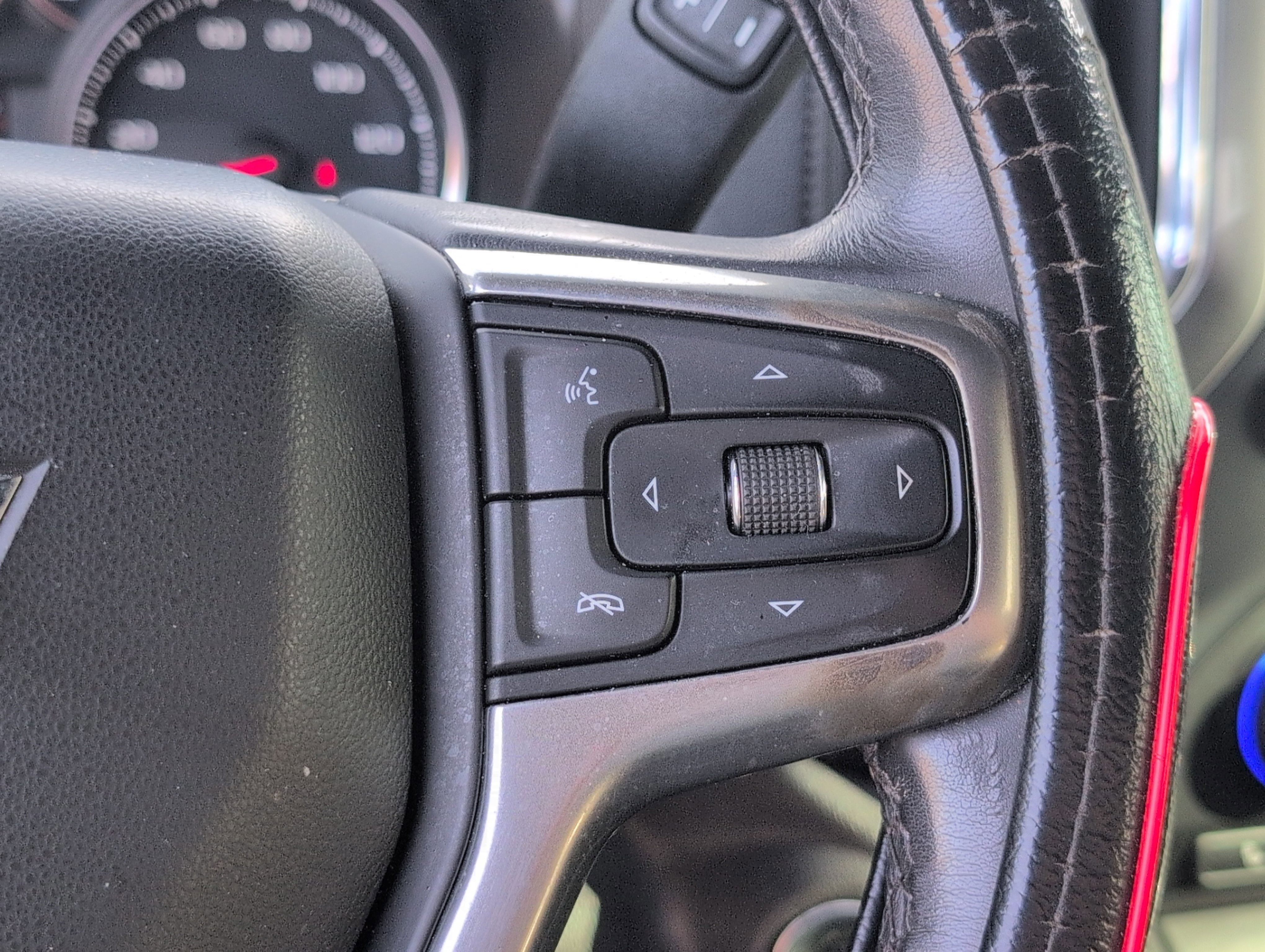 Used 2021 Chevrolet Silverado 1500 LT image 24
