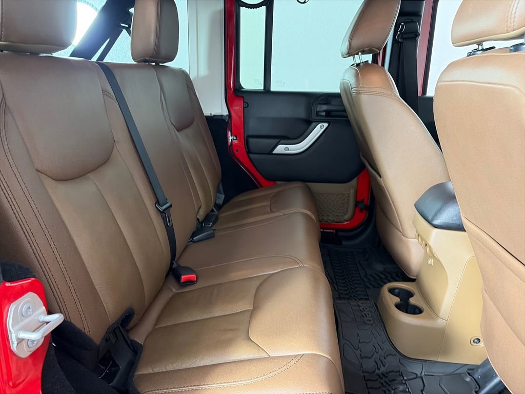 Used 2016 Jeep Wrangler Unlimited Rubicon w/ Connectivity Group AWD/4WD image 26