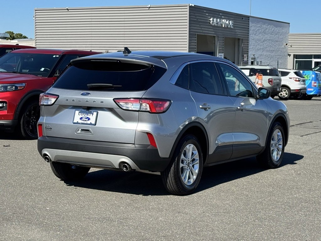 Used 2022 Ford Escape SE w/ Cold Weather Package image 23