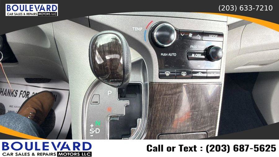 Used 2013 Toyota Venza LE w/ LE Preferred Pkg AWD/4WD image 19