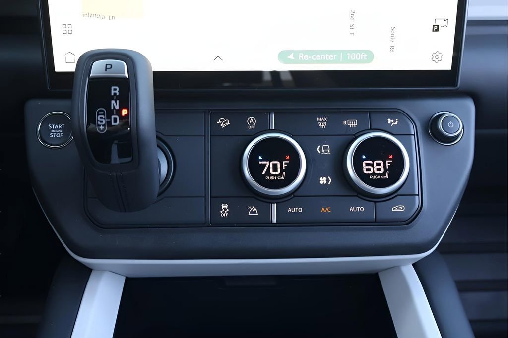 New 2026 Land Rover Defender 110 X-Dynamic SE image 26