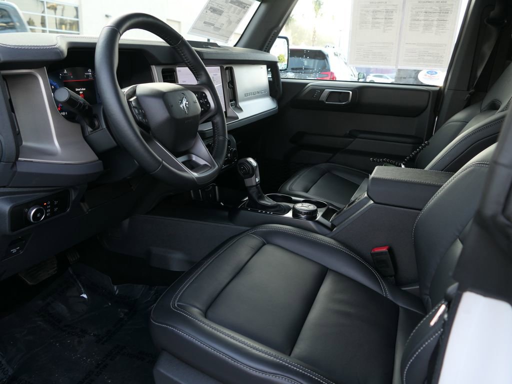 Used 2025 Ford Bronco Outer Banks image 13
