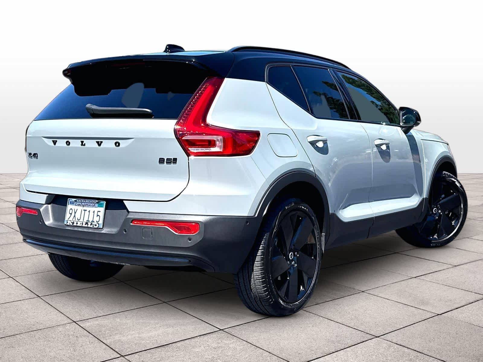 Used 2026 Volvo XC40 B5 Ultra w/ Climate Package AWD/4WD image 16