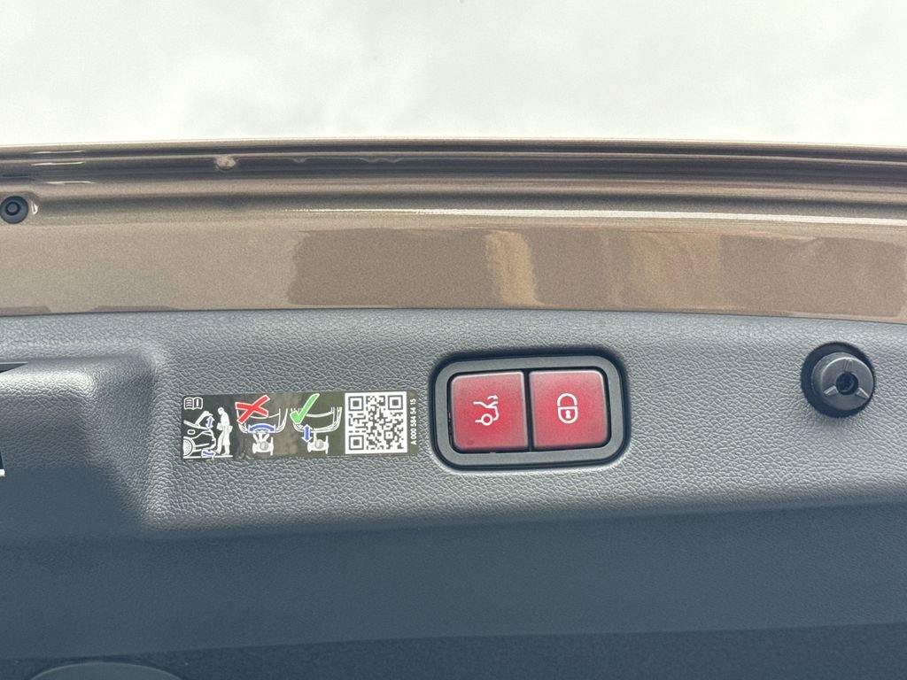 New 2026 Mercedes-Benz E 350 4MATIC Sedan image 15