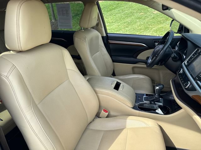Used 2018 Toyota Highlander Limited image 13