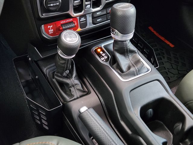Certified 2025 Jeep Gladiator Mojave AWD/4WD image 25