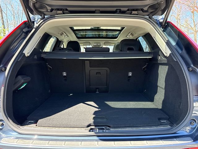 Certified 2024 Volvo XC60 B5 Plus w/ Protection Package Premier image 27