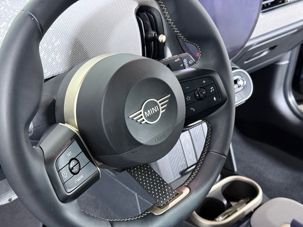 Certified 2025 MINI Cooper 2-Door Hardtop FWD image 13