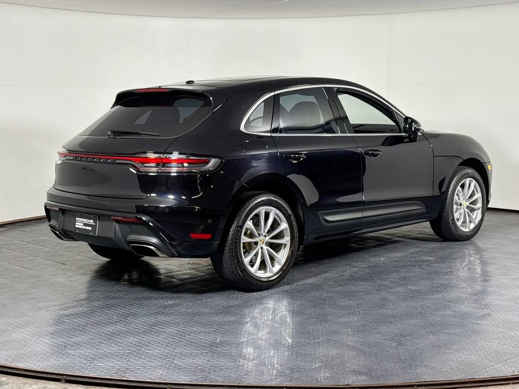 Certified 2024 Porsche Macan AWD/4WD image 7