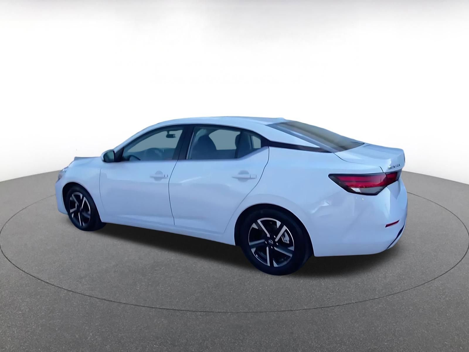 Used 2024 Nissan Sentra SV FWD image 10