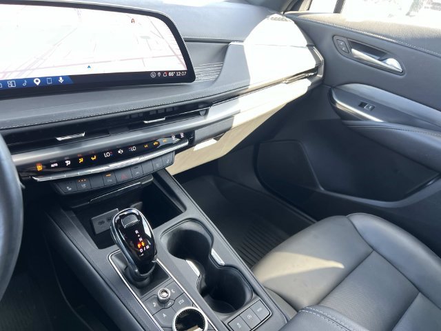Certified 2025 Cadillac XT4 Premium Luxury AWD/4WD image 32