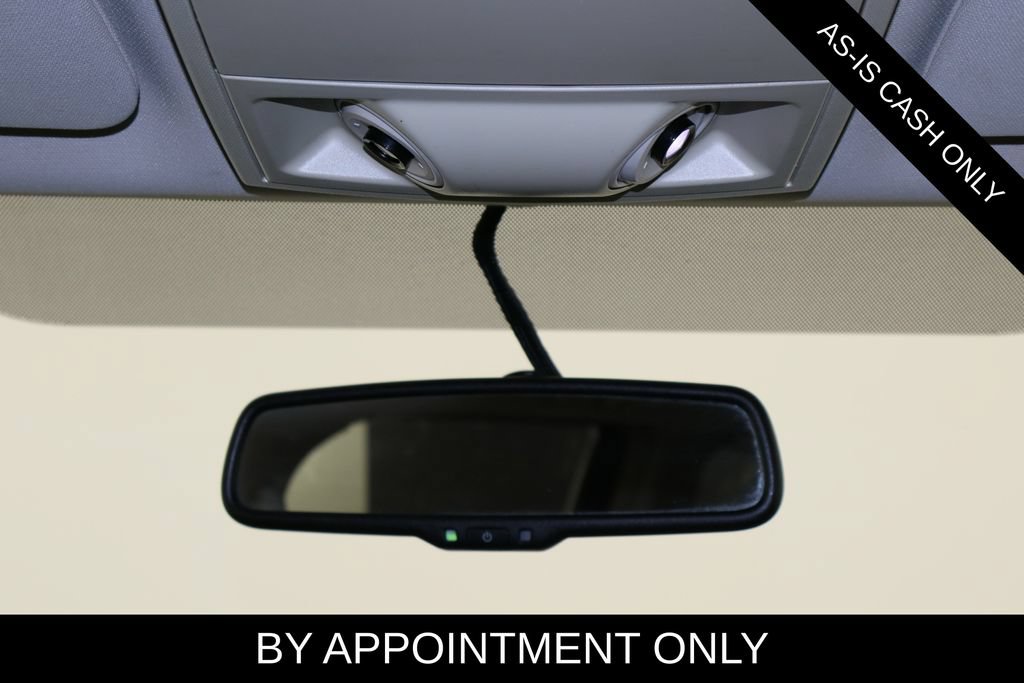 Used 2014 Chrysler Town & Country Touring FWD image 18