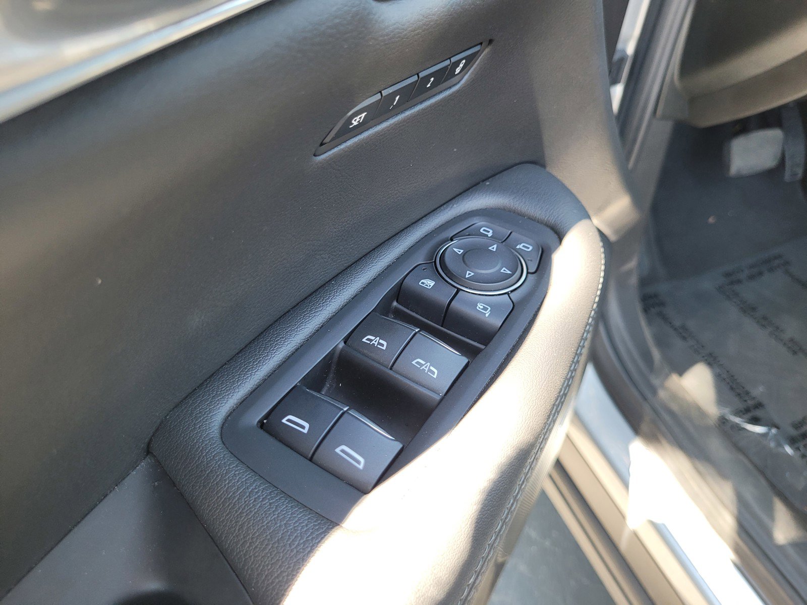 Certified 2025 Cadillac XT6 Premium Luxury image 26