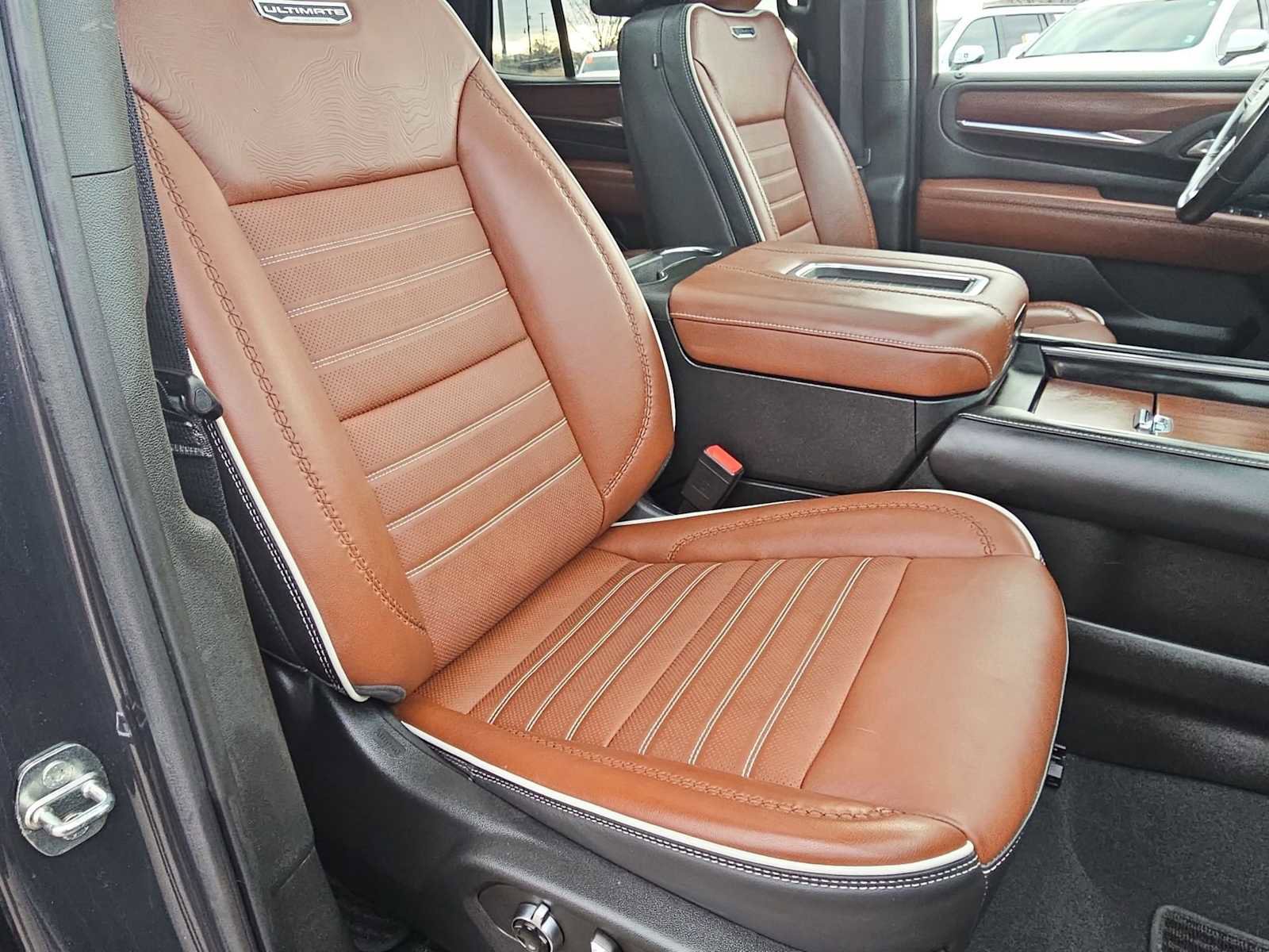 Used 2023 GMC Yukon Denali Ultimate image 24