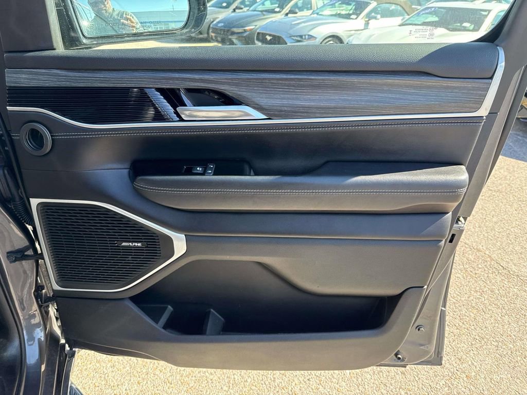 Used 2023 Jeep Wagoneer Series II image 12