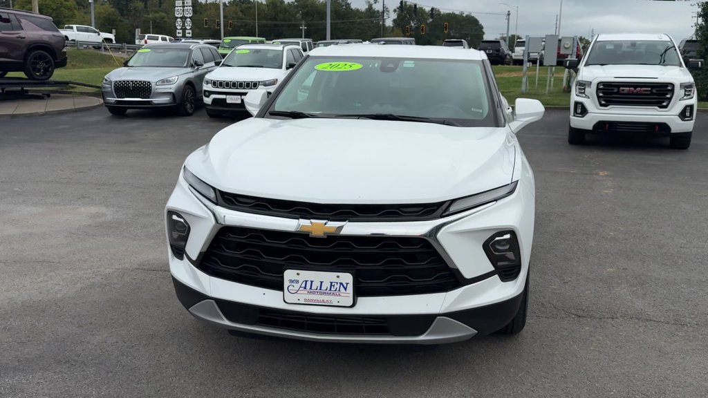 Used 2025 Chevrolet Blazer LT AWD/4WD image 2