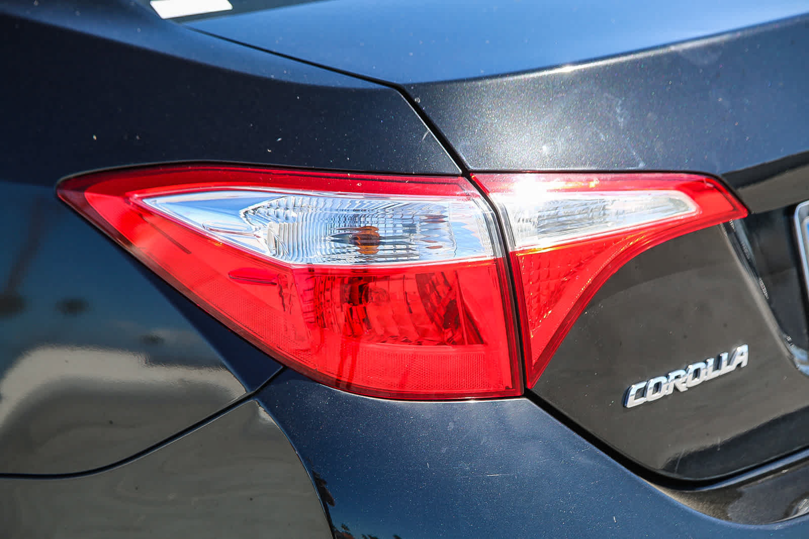 Used 2015 Toyota Corolla L FWD image 9