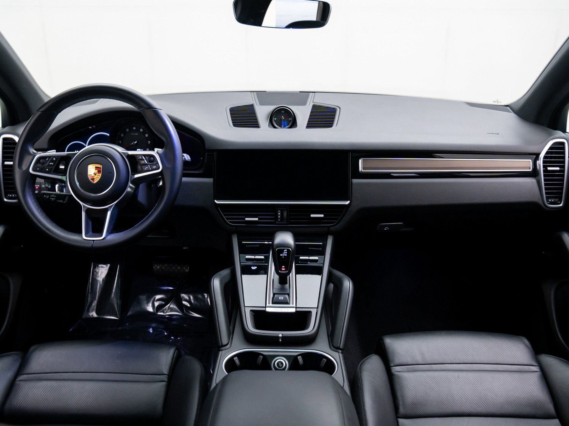 Certified 2023 Porsche Cayenne Platinum Edition image 11