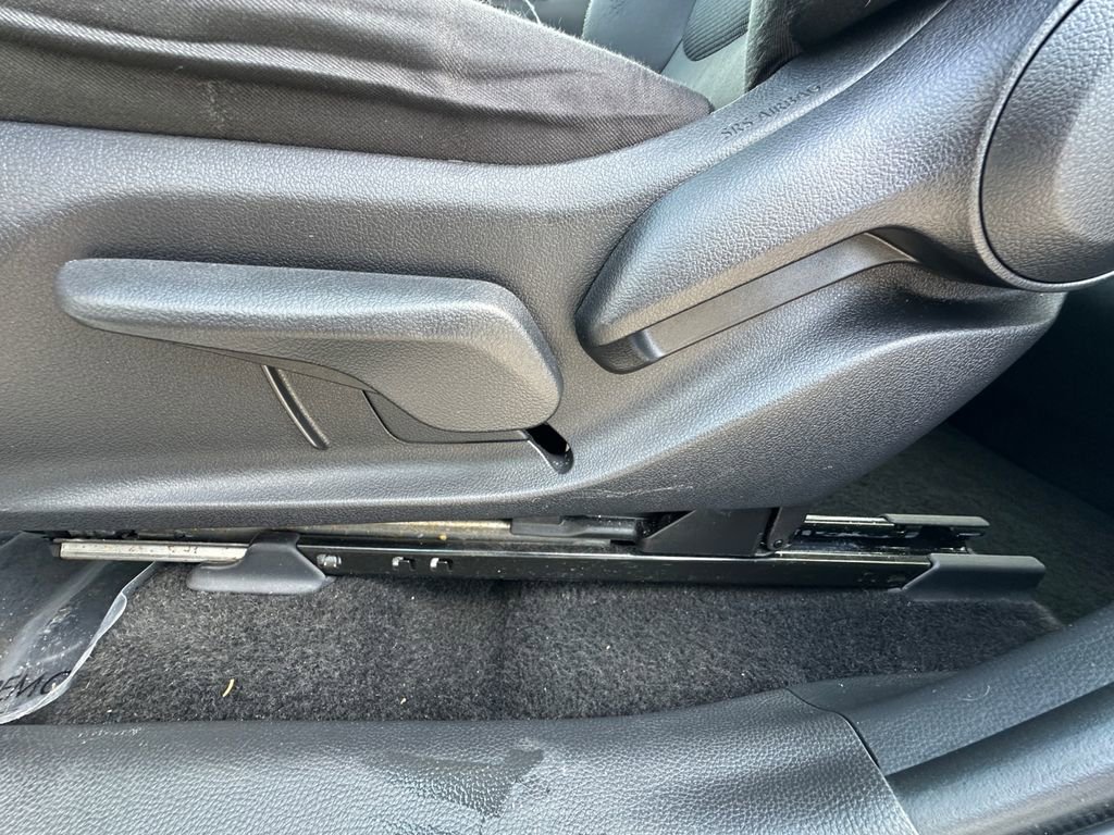 Used 2024 Toyota RAV4 LE AWD/4WD image 10