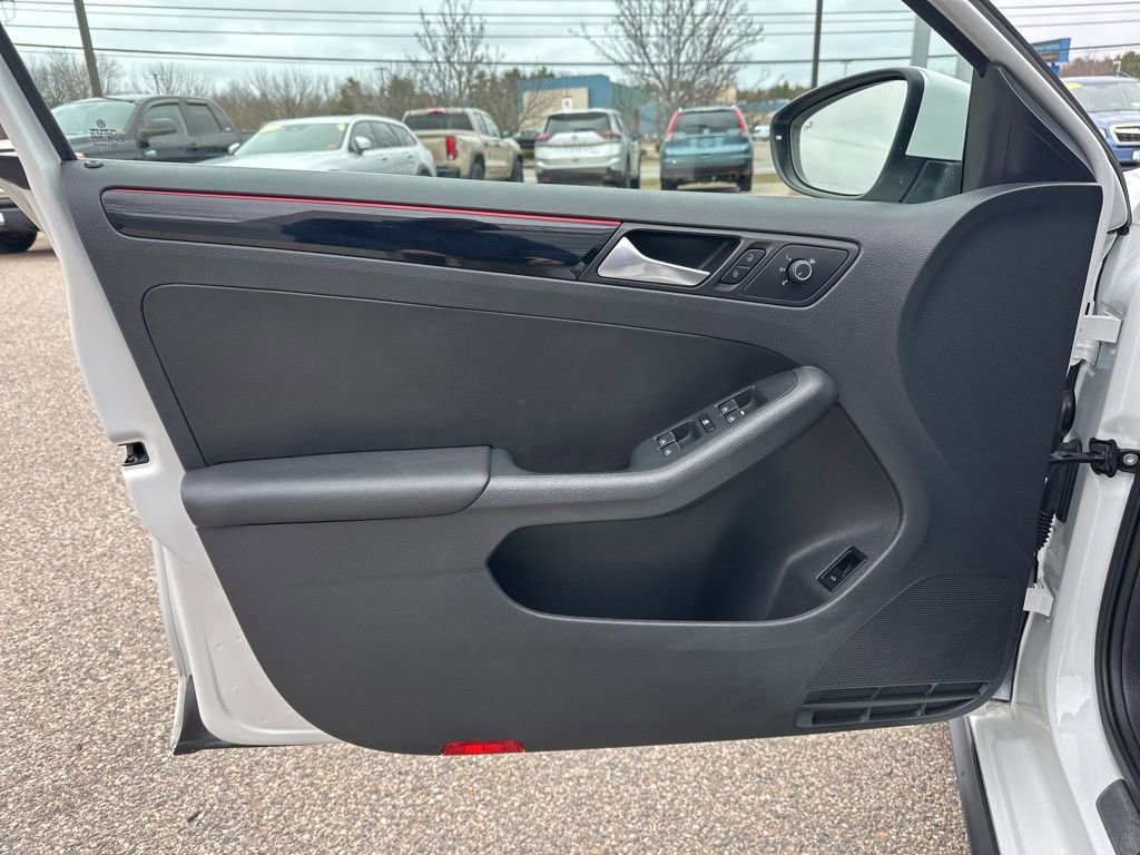 Used 2017 Volkswagen Jetta GLI image 15