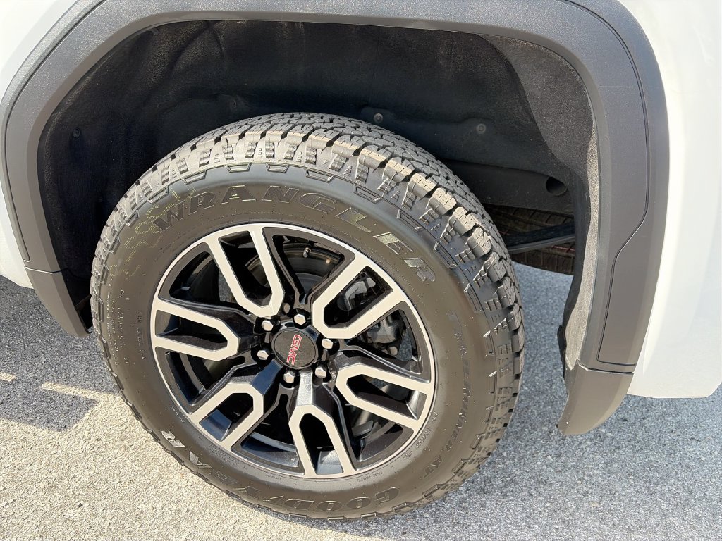 Certified 2025 GMC Sierra 1500 SLT AWD/4WD image 35