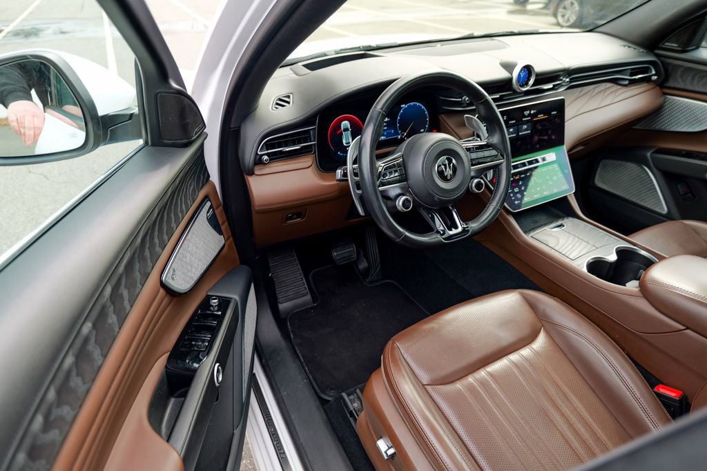 Certified 2023 Maserati Grecale GT image 16