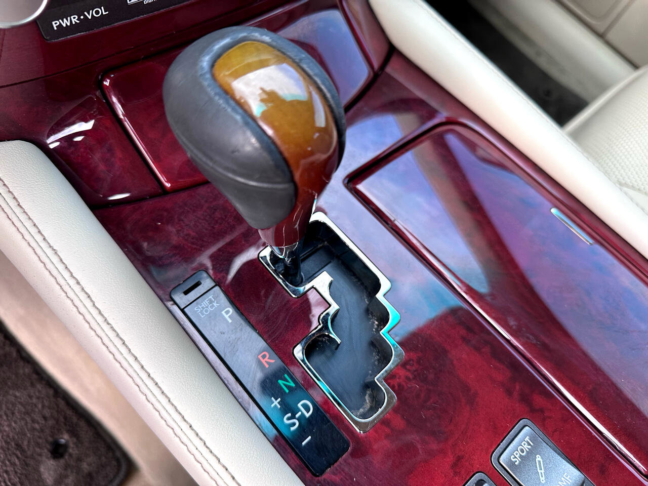 Used 2010 Lexus LS 460 L image 26