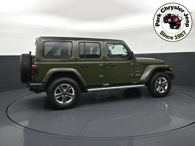 Used 2022 Jeep Wrangler Unlimited Sahara w/ LED Lighting Group AWD/4WD image 6
