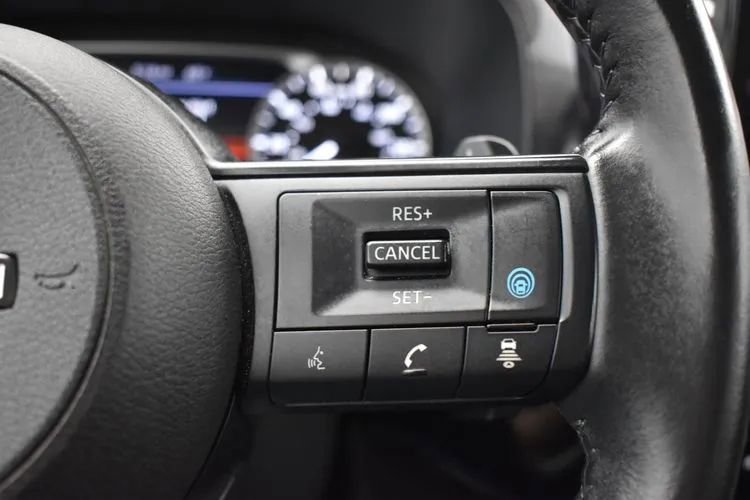 Used 2024 Nissan Pathfinder SV FWD image 23