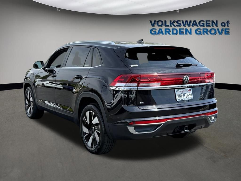 Used 2024 Volkswagen Atlas Cross Sport SE FWD image 5