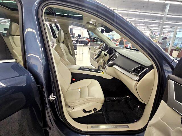 Used 2021 Volvo XC90 T5 Momentum w/ Climate Package image 13