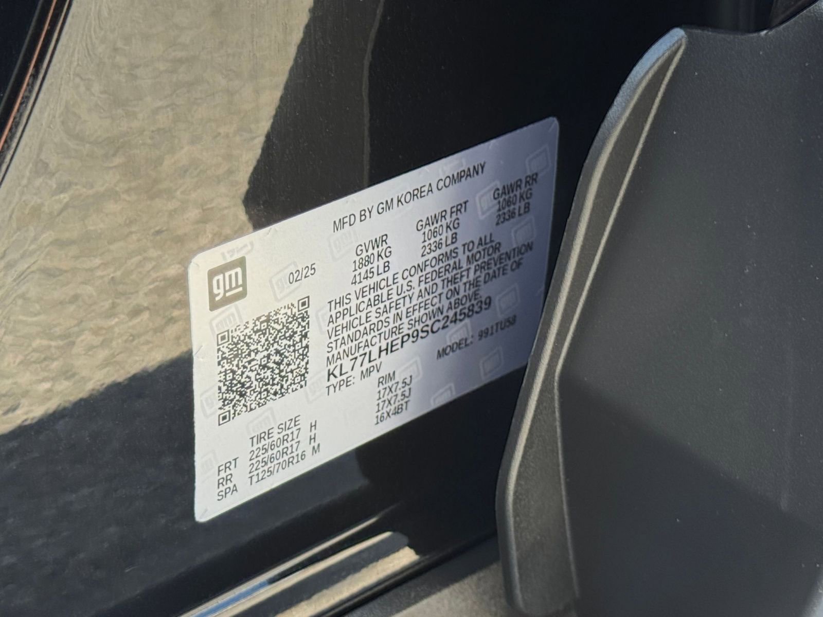 Used 2025 Chevrolet Trax LT FWD image 29