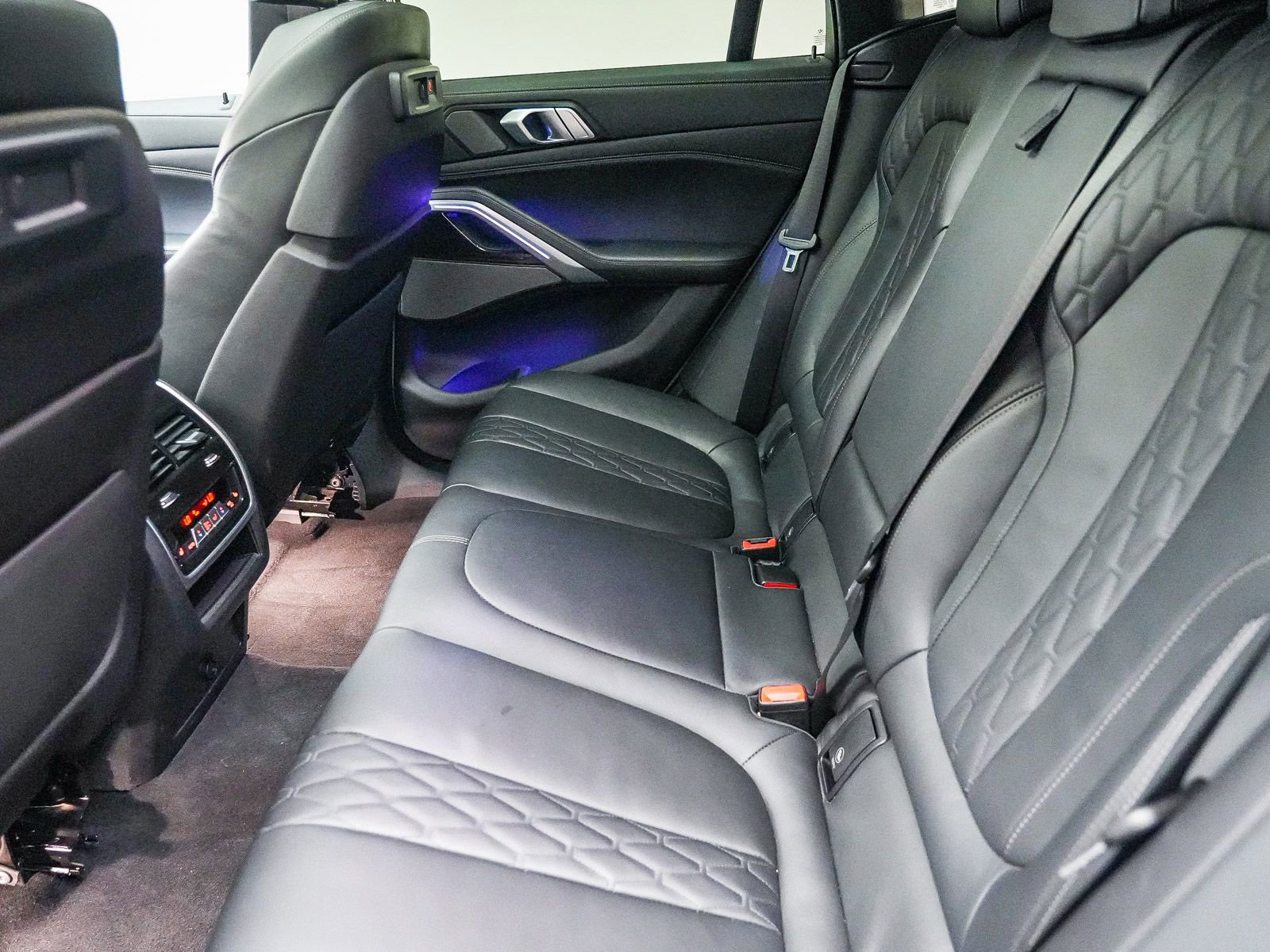 Used 2023 BMW X6 xDrive40i w/ M Sport Package image 20