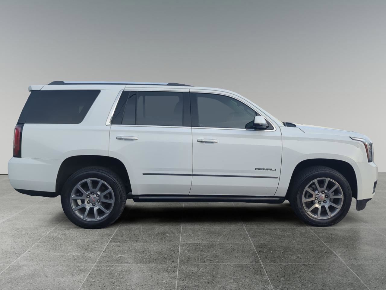 Used 2017 GMC Yukon Denali w/ Open Road Package AWD/4WD image 8