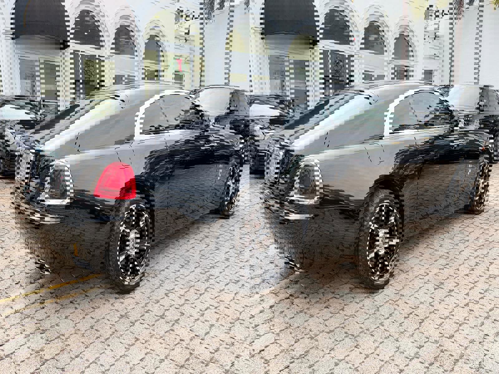 Used 2016 Rolls-Royce Wraith image 12