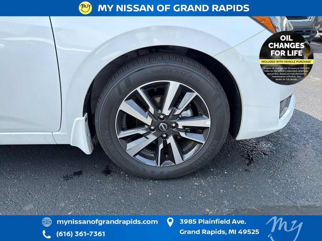 Used 2025 Nissan Versa SV w/ Trunk Package FWD image 33