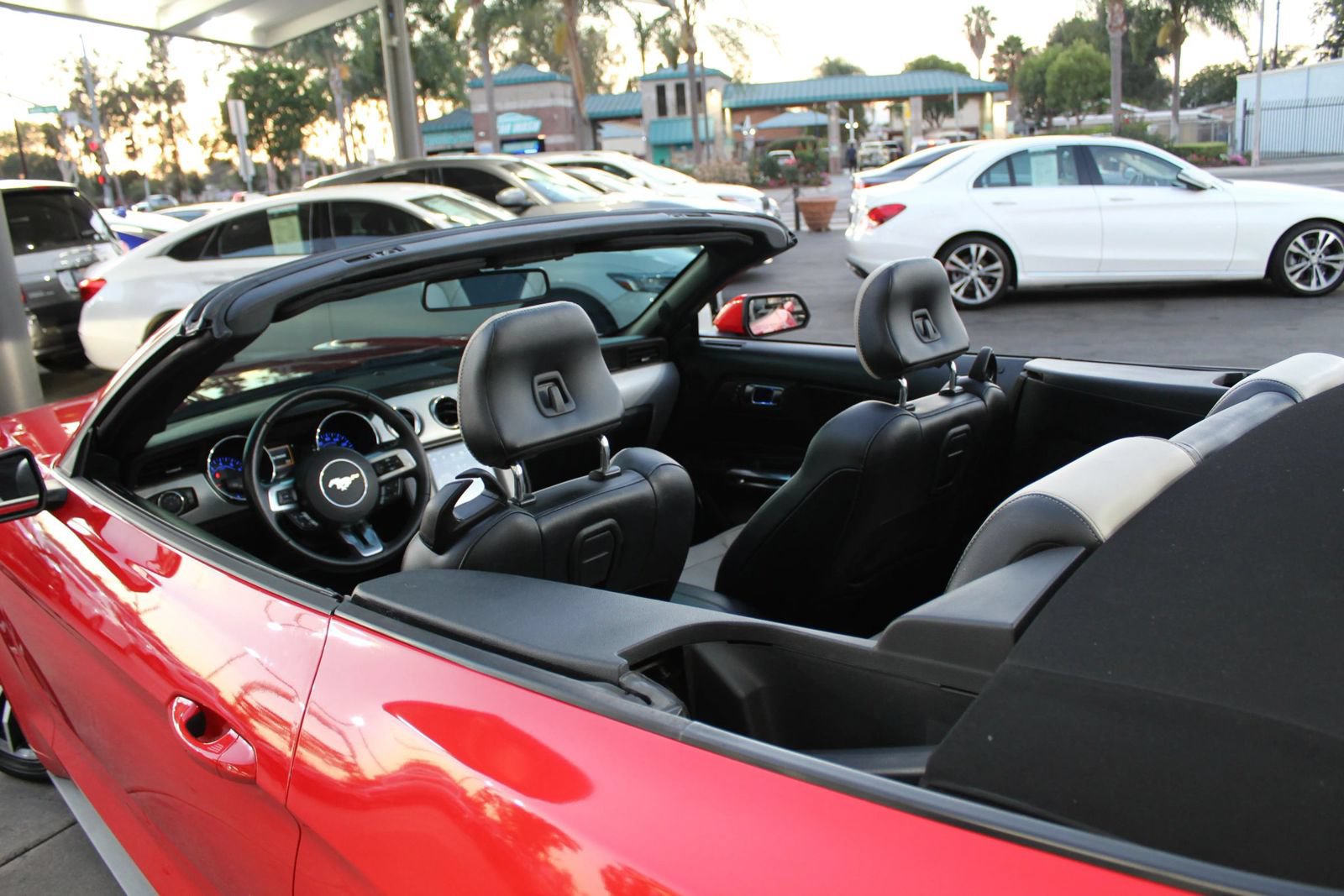 Used 2015 Ford Mustang Premium RWD image 38