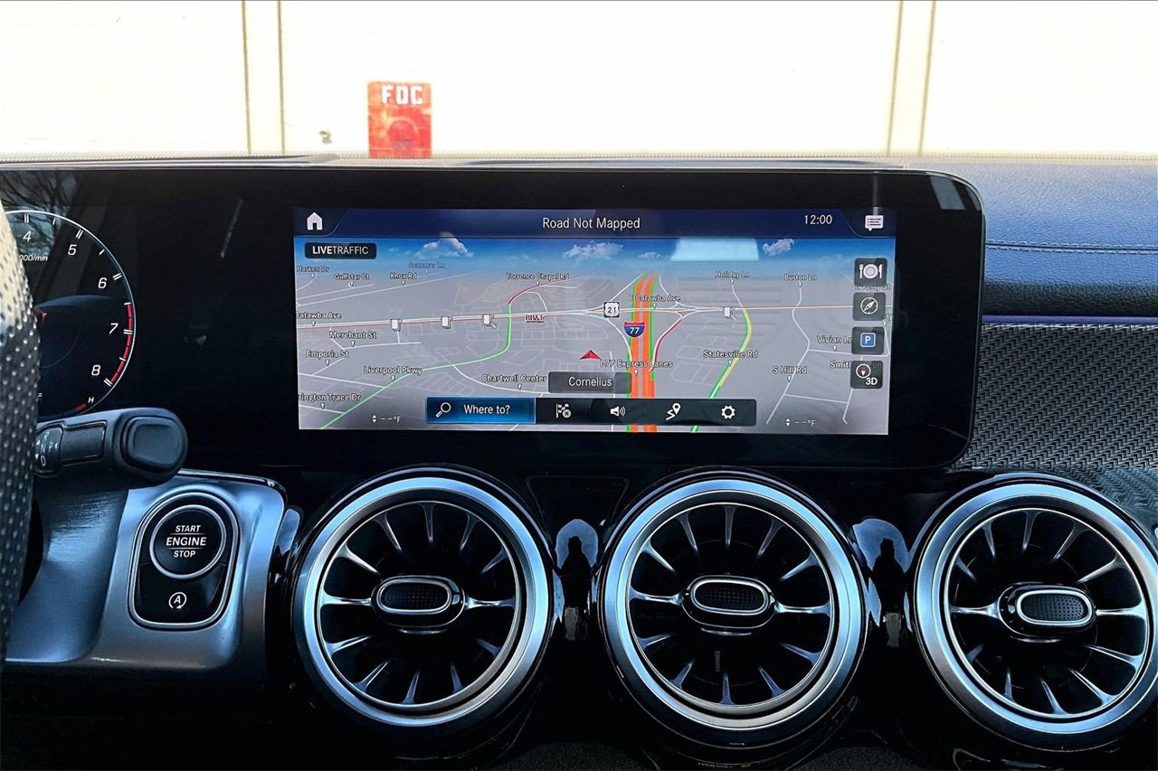 Used 2022 Mercedes-Benz GLB 35 AMG 4MATIC image 17