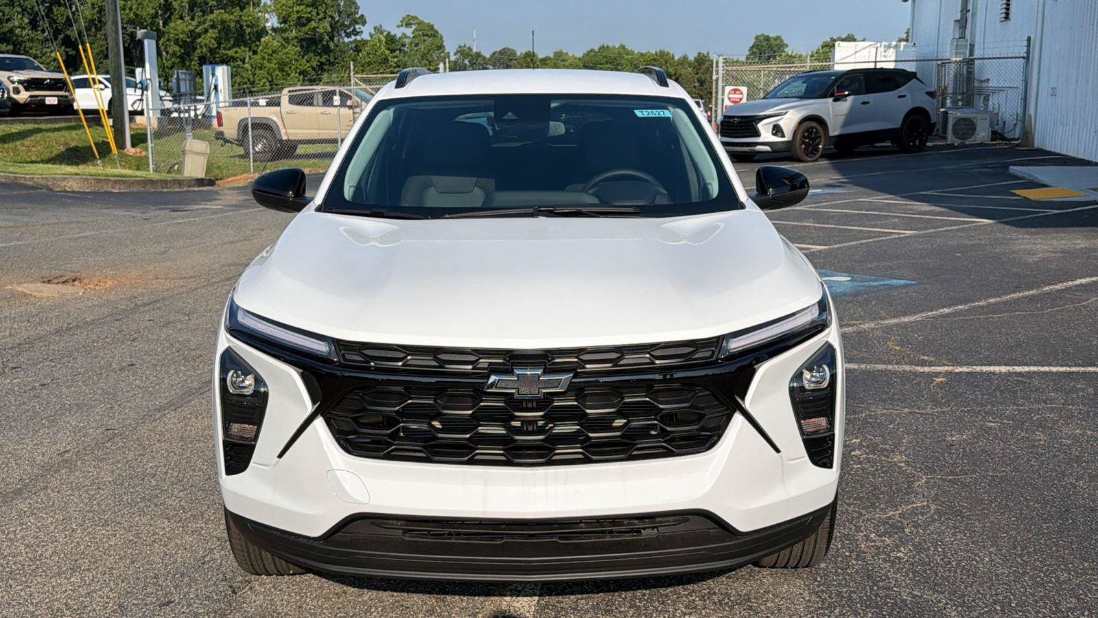 New 2026 Chevrolet Trax LT w/ Driver Confidence Package FWD image 2