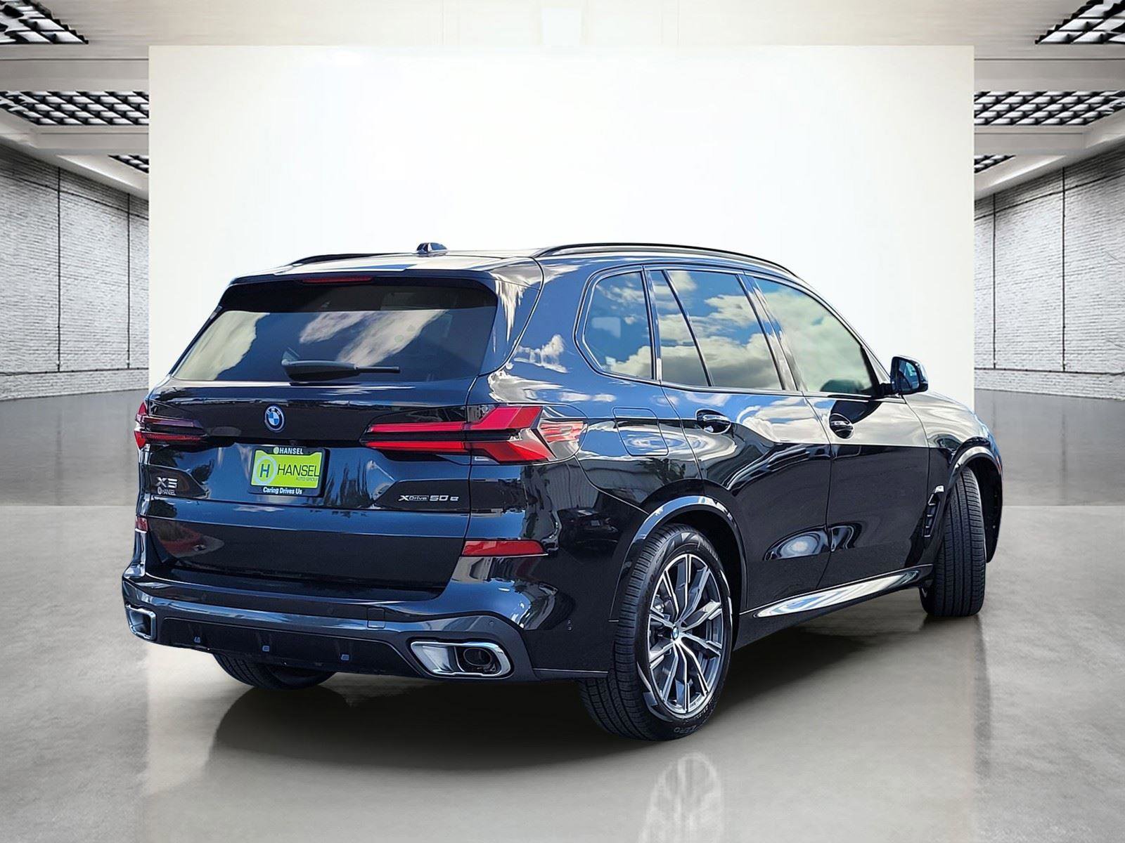 New 2026 BMW X5 xDrive50e w/ M Sport Package AWD/4WD image 5