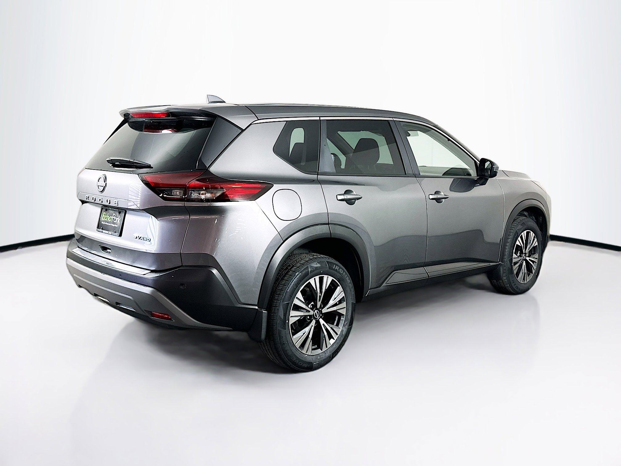 Used 2023 Nissan Rogue SV image 9