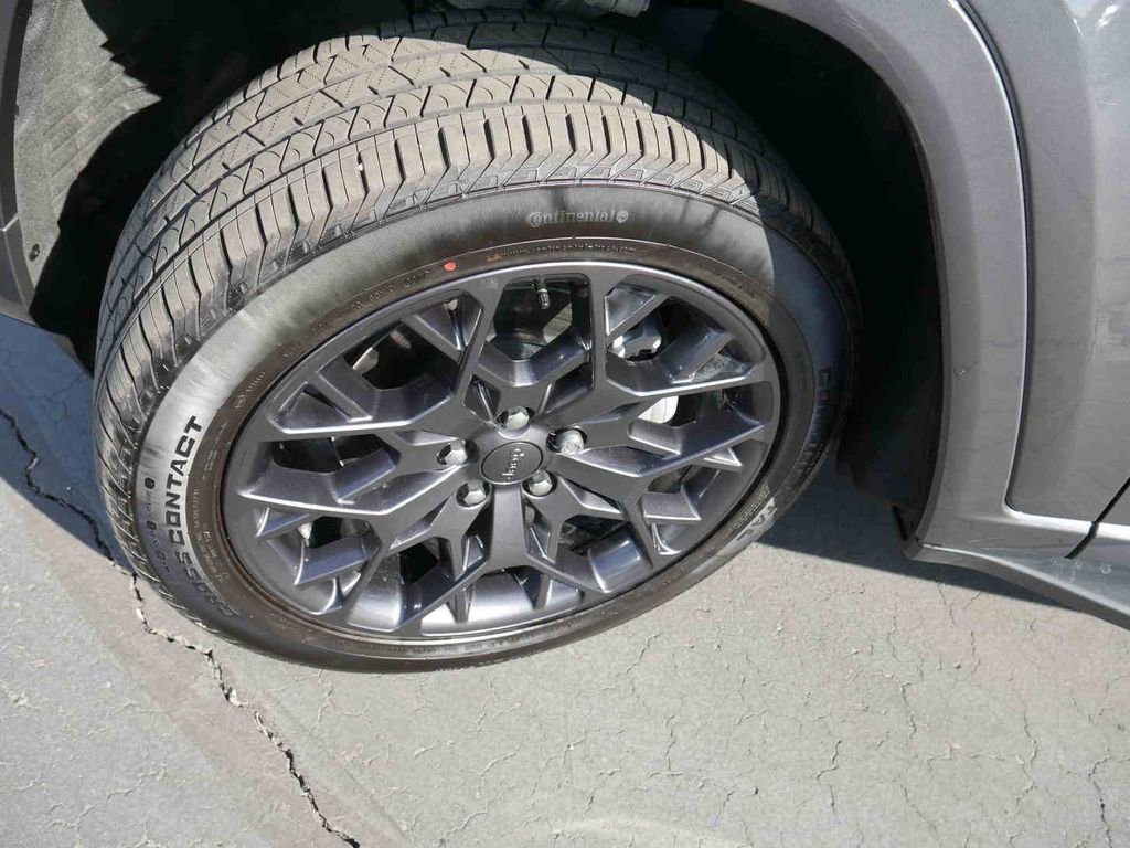 Used 2025 Jeep Grand Cherokee L Summit w/ Advanced Protech Group IV image 12