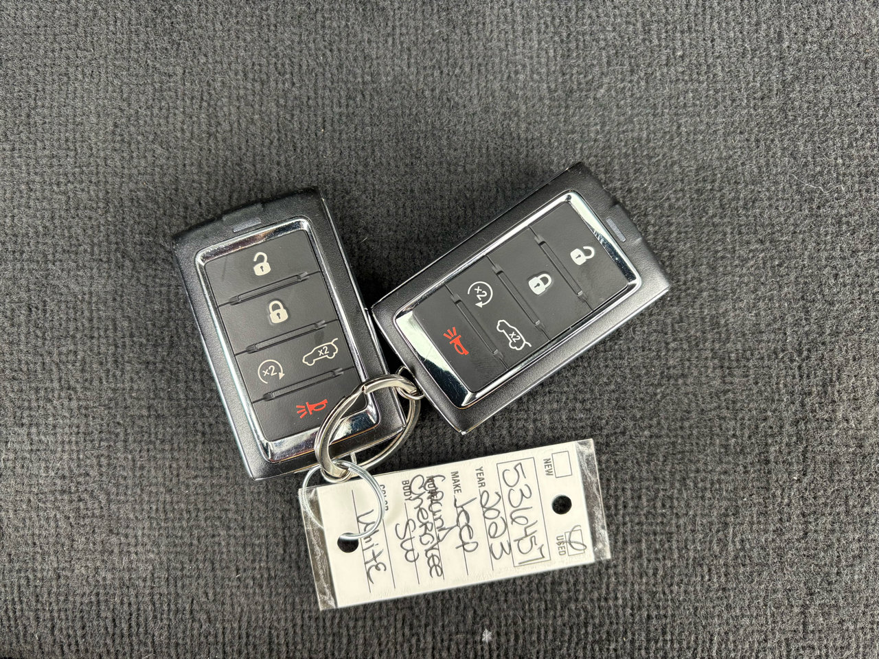 Used 2023 Jeep Grand Cherokee Limited w/ Black Appearance Package image 39